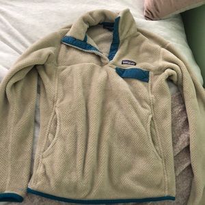 Patagonia pullover, open to offers!